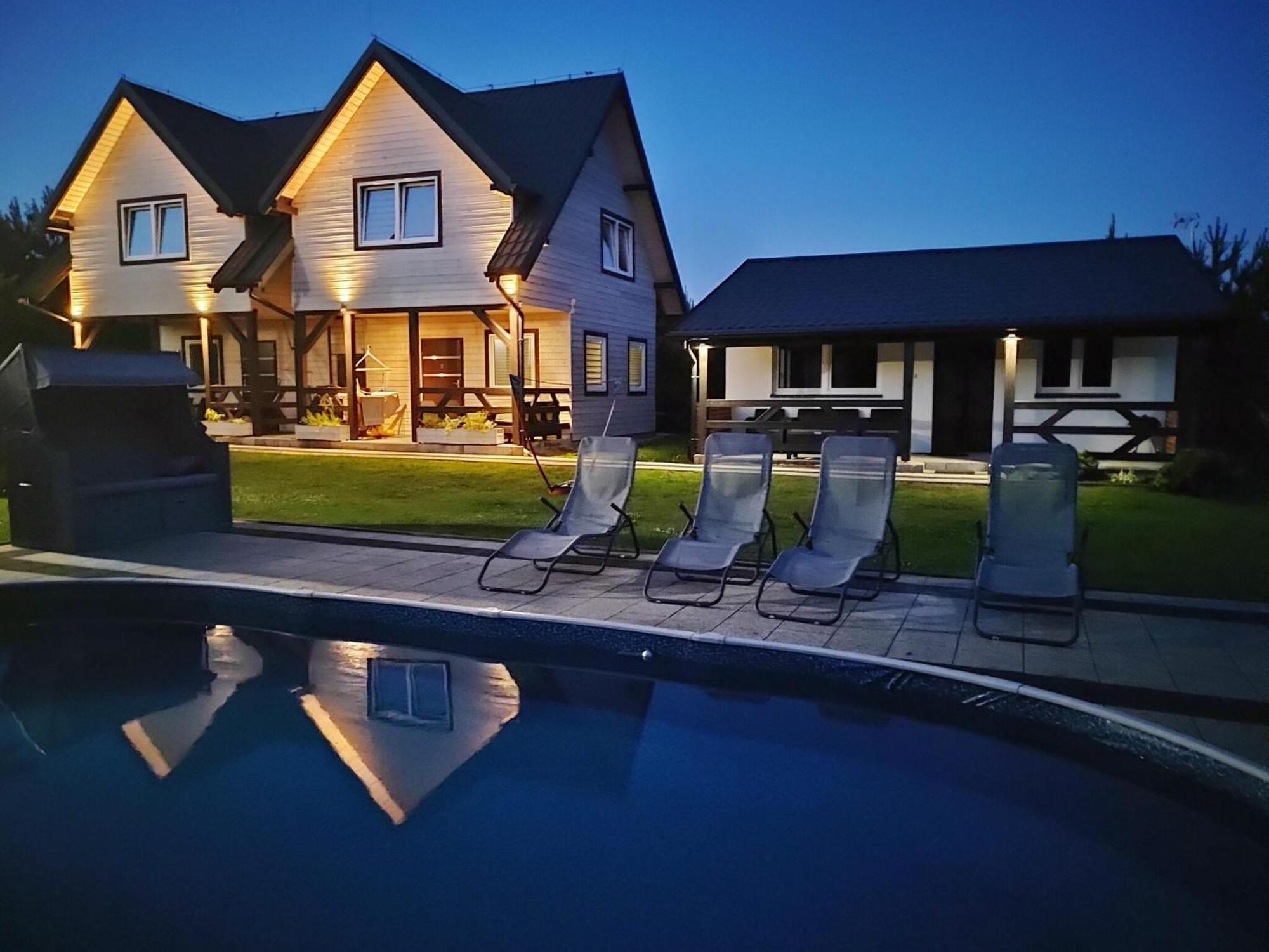 Comfortable Holiday Homes, Swimming Pool, เรวัล ภายนอก รูปภาพ