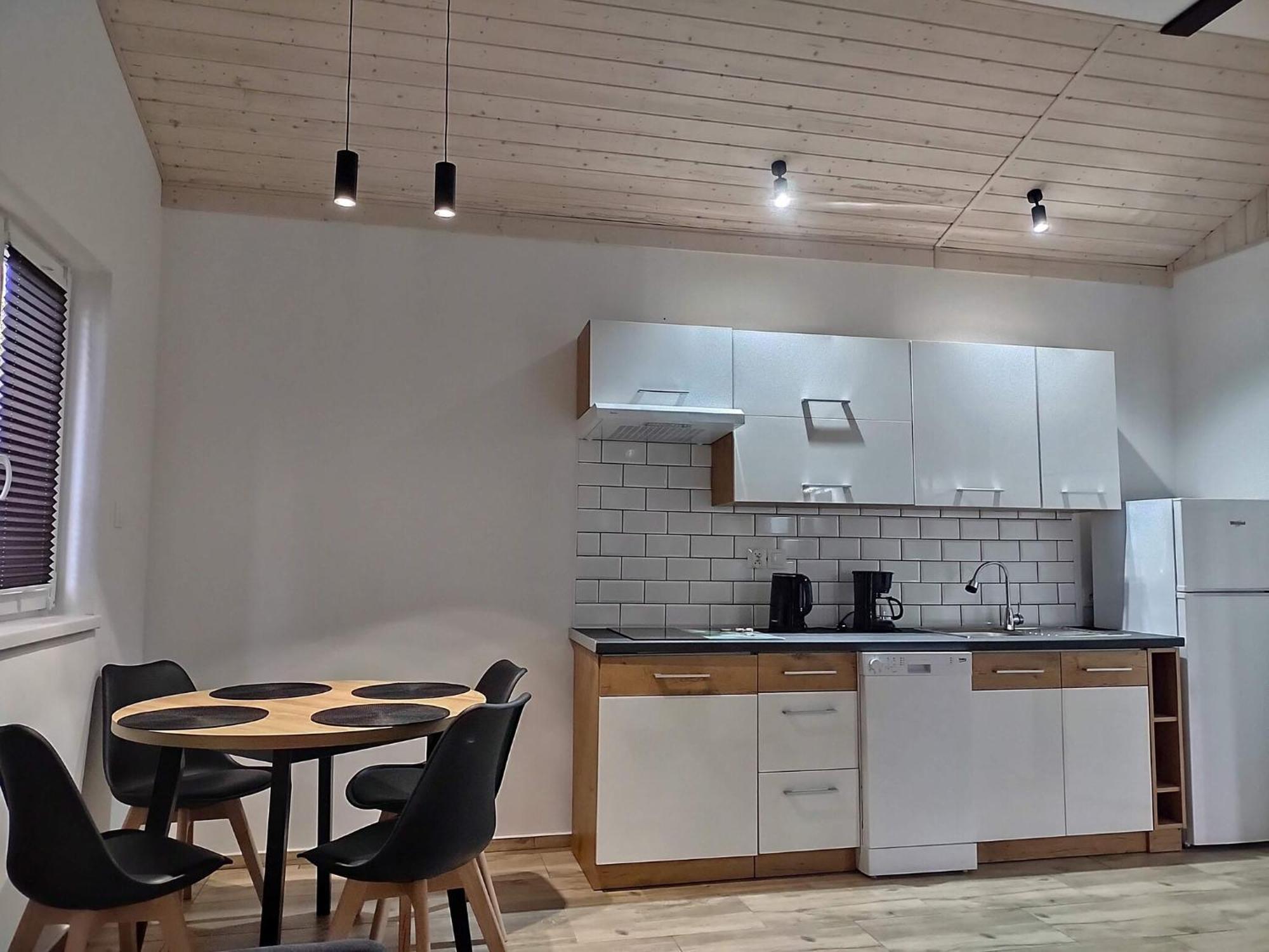 Comfortable Holiday Homes, Swimming Pool, เรวัล ภายนอก รูปภาพ