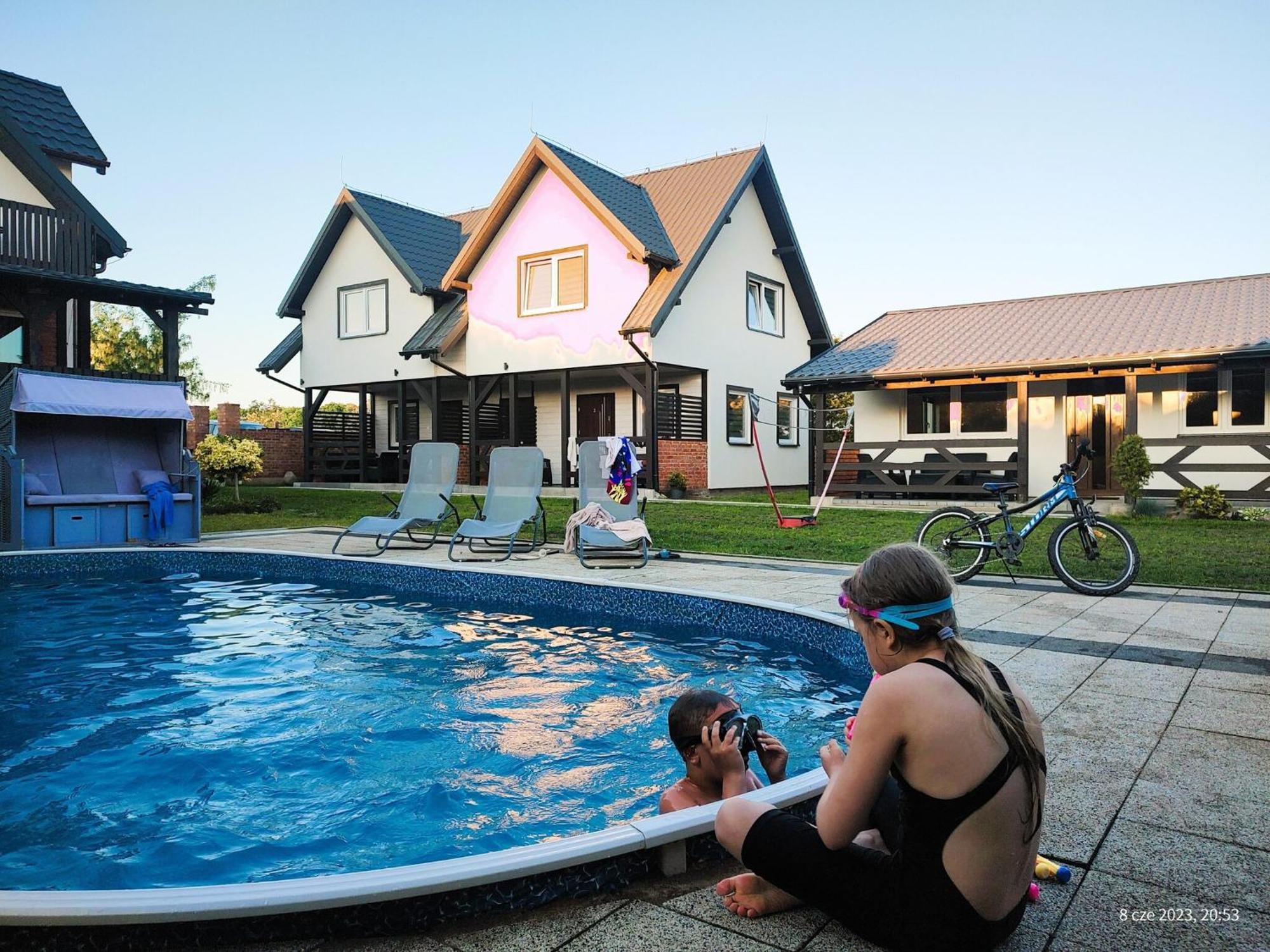 Comfortable Holiday Homes, Swimming Pool, เรวัล ภายนอก รูปภาพ