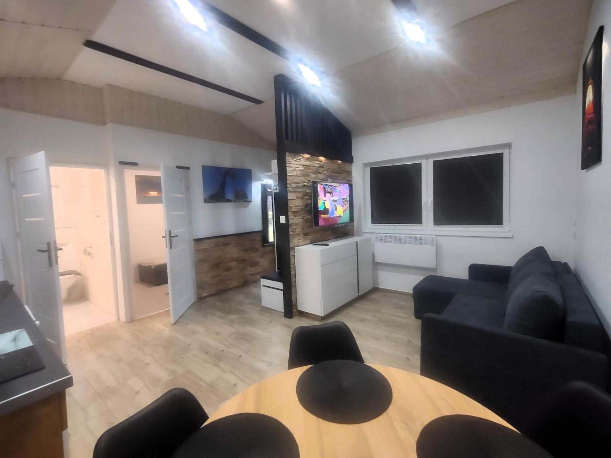 Comfortable Holiday Homes, Swimming Pool, เรวัล ภายนอก รูปภาพ